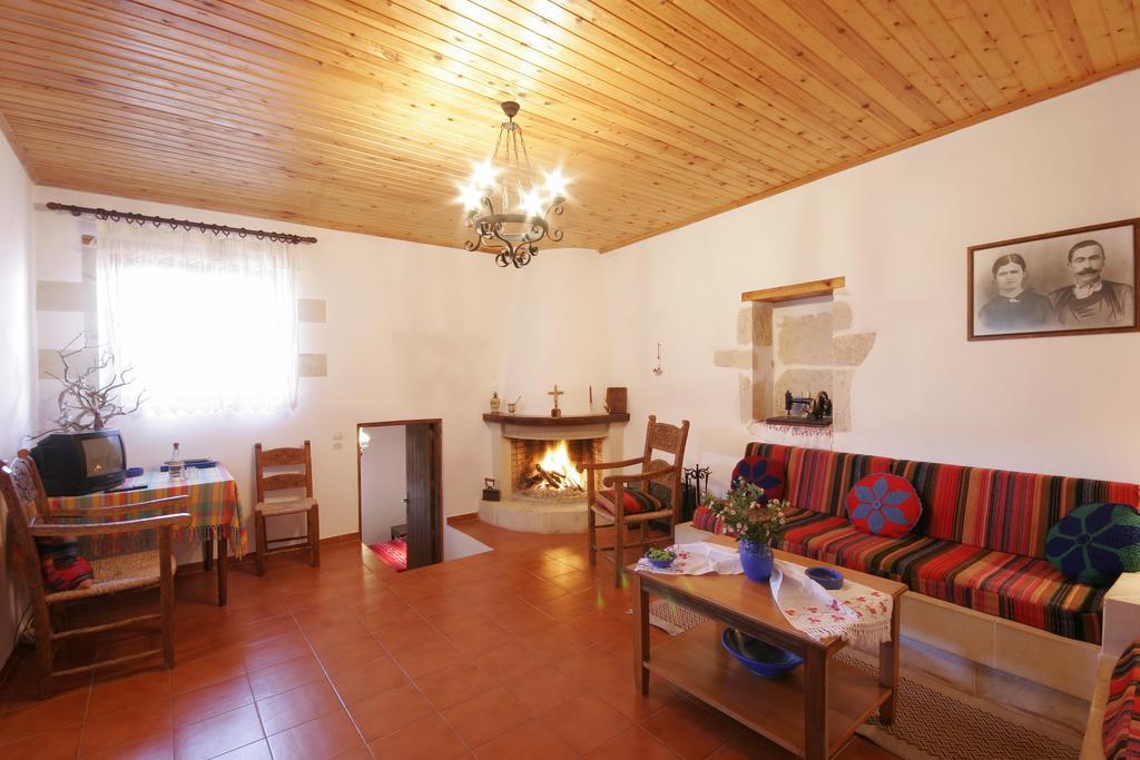 Fenareti Village House Makhairoí エクステリア 写真